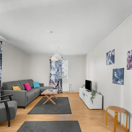 Jaeaeskaen Loma Ratatie 3 Asunto 7, アパート *