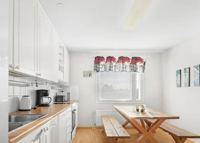 Jaeaeskaen Loma Ratatie 3 Asunto 7, アパート *