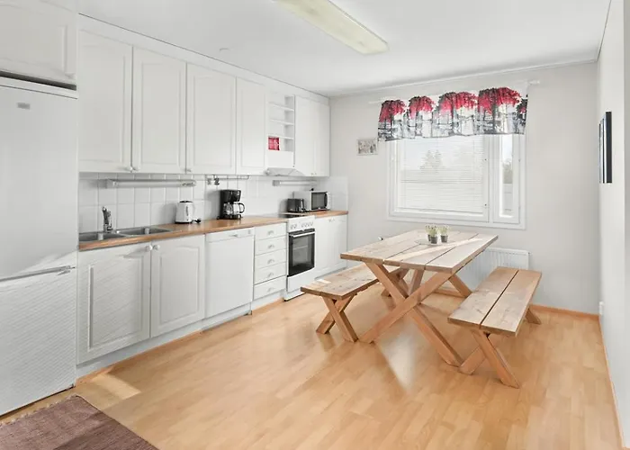 Jaeaeskaen Loma Ratatie 3 Asunto 7, アパート